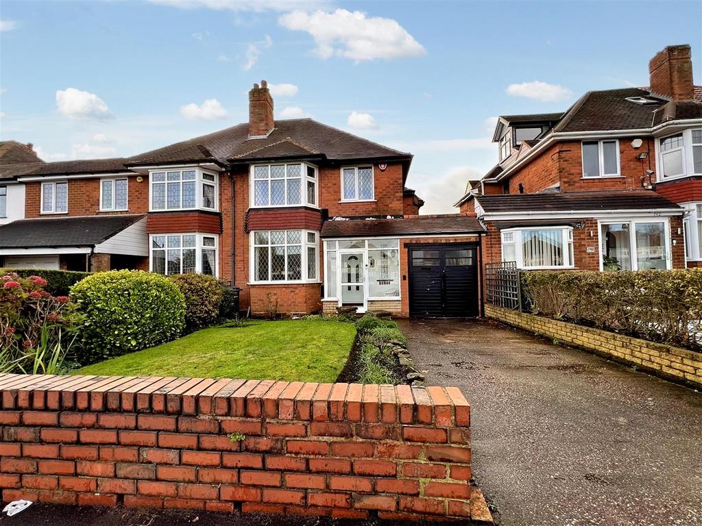 Walsall Road, Great Barr, Birmingham 3 bed semidetached house for sale