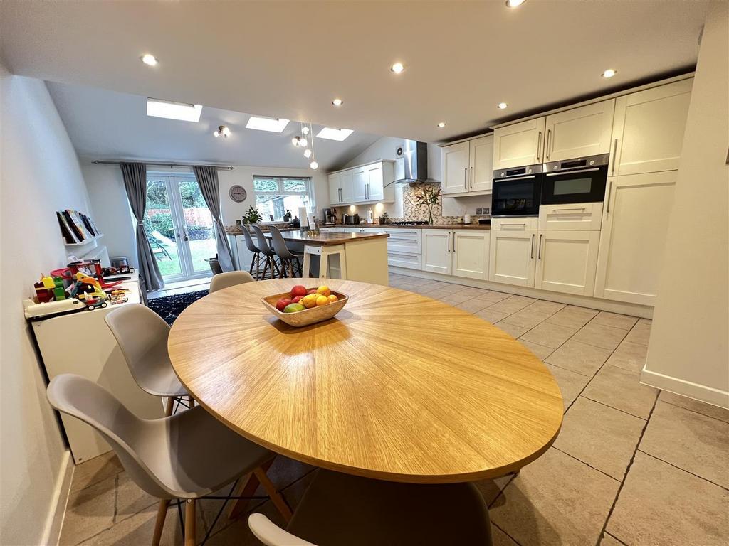 Anderson Crescent, Great Barr, Birmingham 3 bed semidetached house for