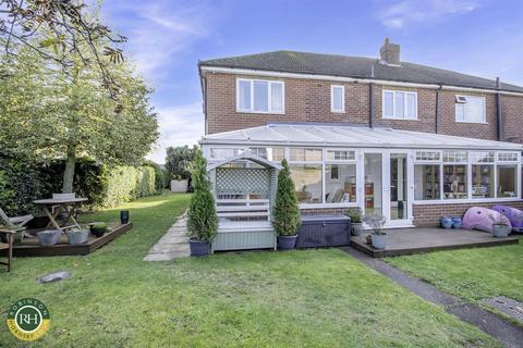 4 bedroom semi-detached house for sale - Middlefield Road, Bessacarr, Doncaster