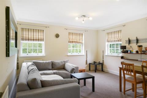 2 bedroom flat to rent, Cottage Close, Harrow HA2