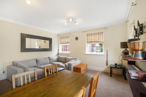 1 bedroom flat to rent, Cottage Close, Harrow HA2