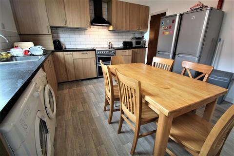 6 bedroom terraced house to rent - Newport Gardens, Headingley, Leeds, LS6 3DA