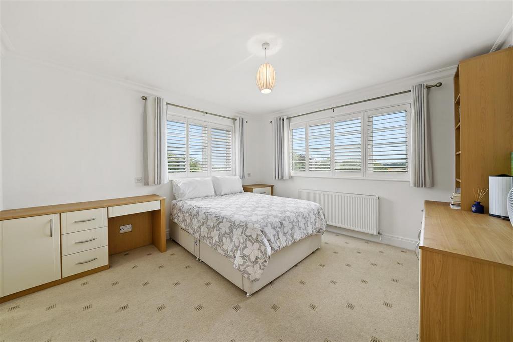 27 Priory Hill, Wembley, - 09 XMMj8g N4i GGEVSQ4 DX (
