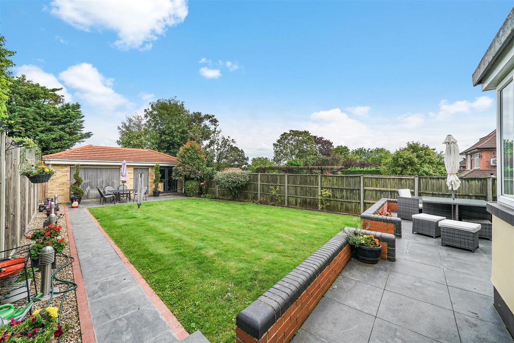 27 Priory Hill, Wembley, - YKLTSs9ha WWD7 LF0p Qpp (