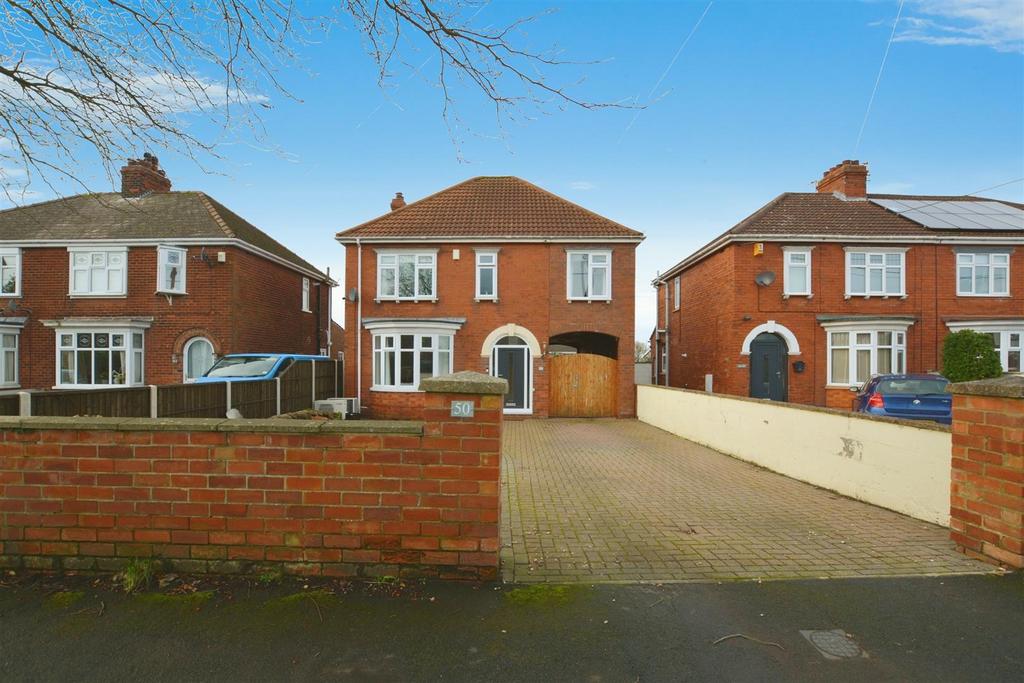 Flixborough Road, BurtonUponStather, Scunthorpe 4 bed detached house