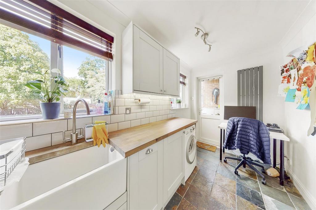 Flat 6, Hamson Court - nbx7 IGAVd MTE7m Hfhd GM.jpg