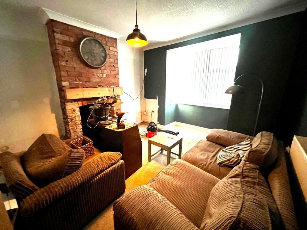 Melrose Road, Gainsborough 2 bed terraced house for sale £65,000
