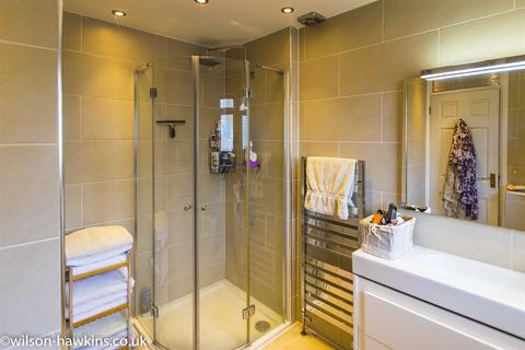 4 Leabank Close, Harrow, HA1 3QA