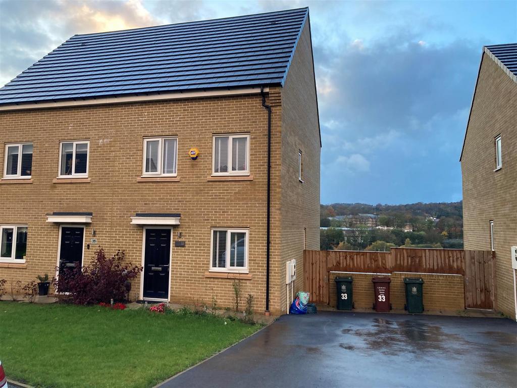 Poplars Park Avenue, Kings Park... 4 bed semidetached house £249,950