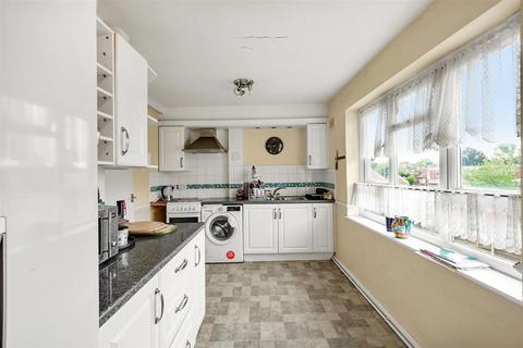 26 Shaftesbury Circle, South Harrow, Harrow, HA2 0AG
