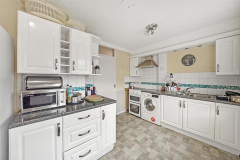 26 Shaftesbury Circle, South Harrow, Harrow, HA2 0AG