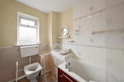26 Shaftesbury Circle, South Harrow, Harrow, HA2 0AG