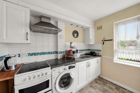 26 Shaftesbury Circle, South Harrow, Harrow, HA2 0AG