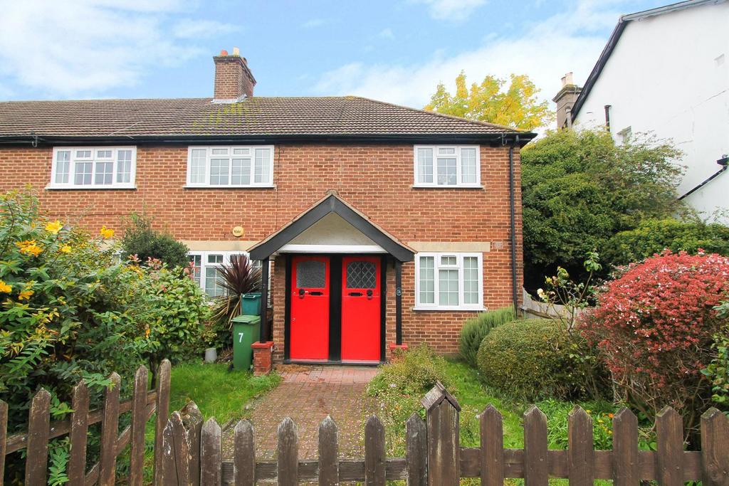 Clifton Road, Wallington SM6 2 bed £295,000