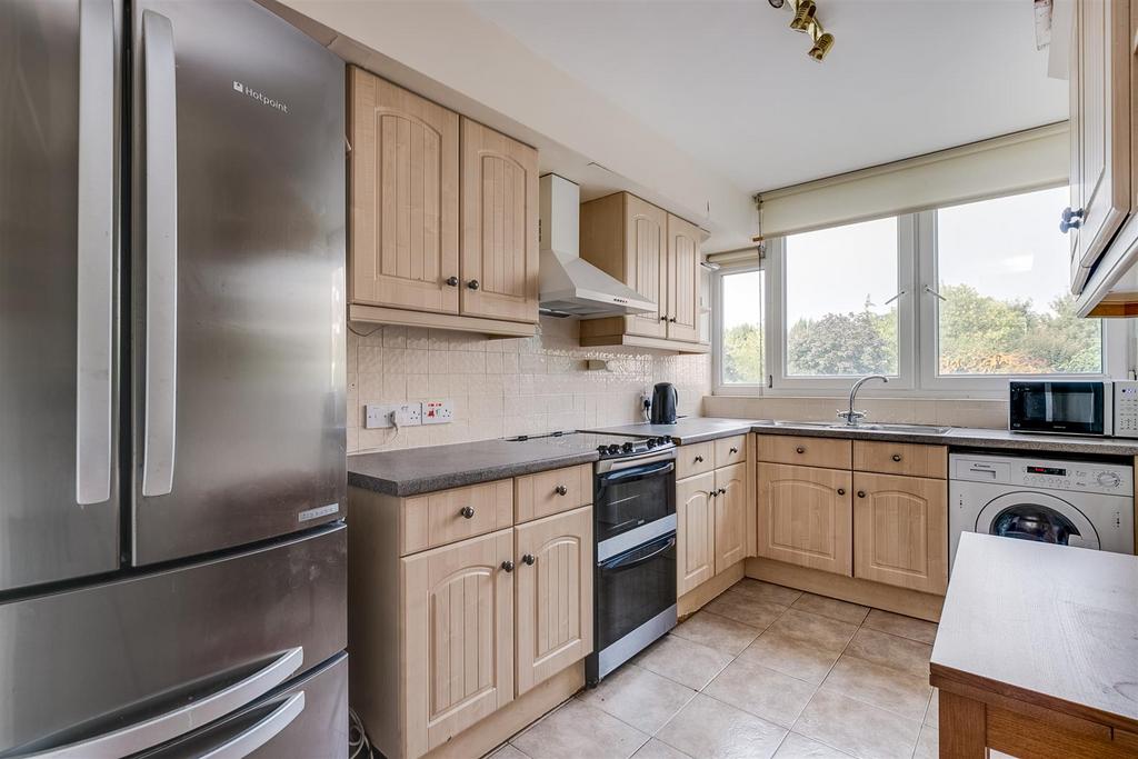 Wimbledon Park Road, London 3 bed flat for sale £675,000
