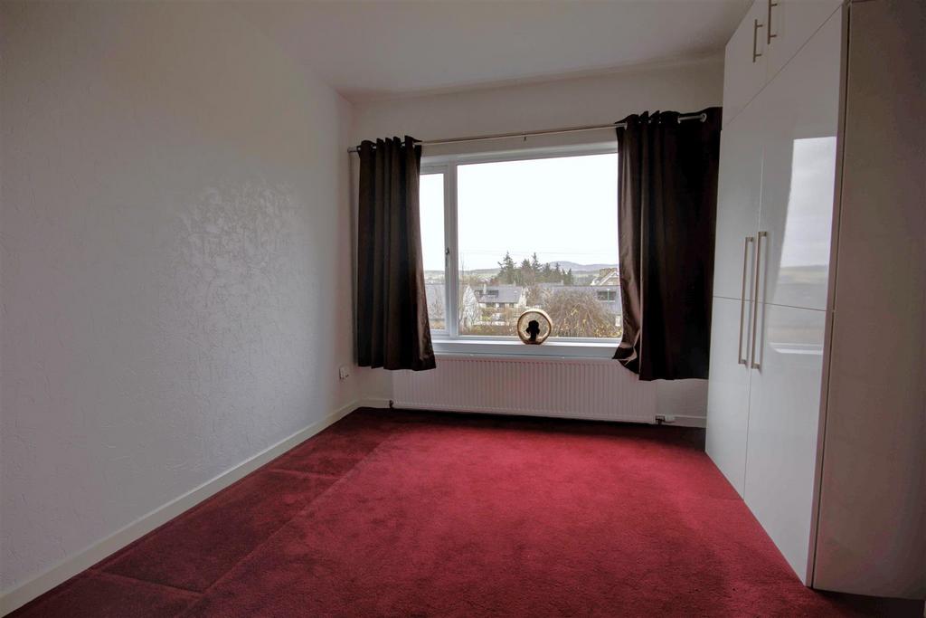 Dining room/bedroom 3