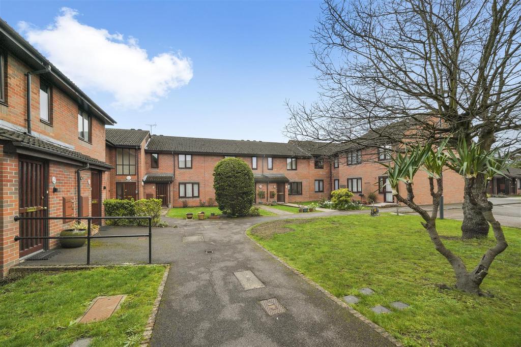 19 Betjeman Close - HETBY8 Ibmly J2 EHwd8 UG (ID 14428