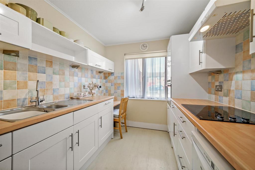 19 Betjeman Close - Sgh LZSGSc Szt8n5 JHt Oz (ID 14421