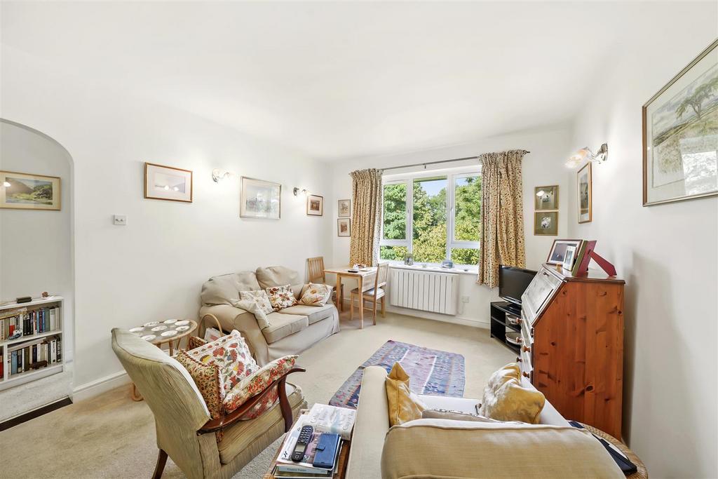 37 Moat Lodge, London Road - gut9 Dw Usl Vgd XHgo KHqa