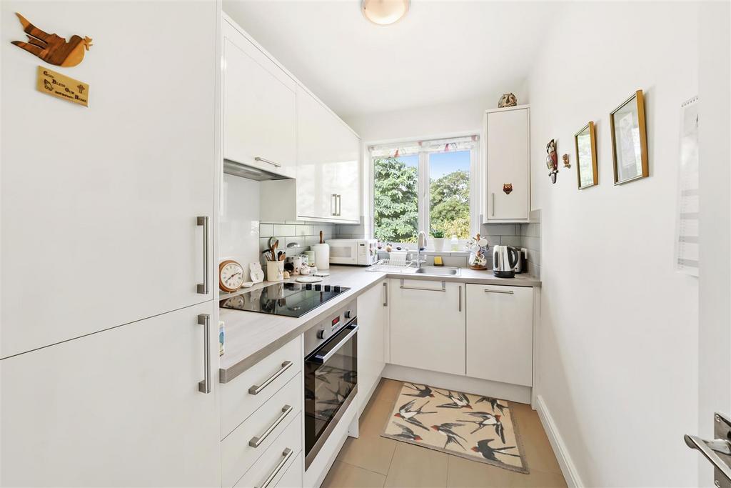 37 Moat Lodge, London Road - Lc V39ft Dx6g Yd Kx Iwnrs