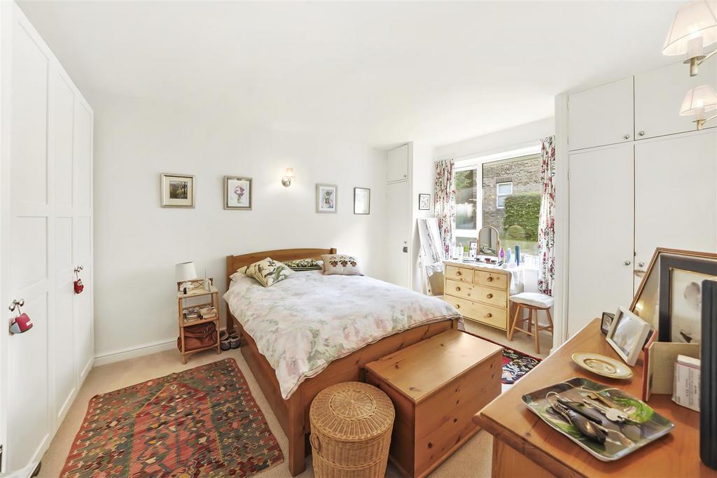 37 Moat Lodge, London Road - b BQ2m Drxd HYSTe L5 VU3a