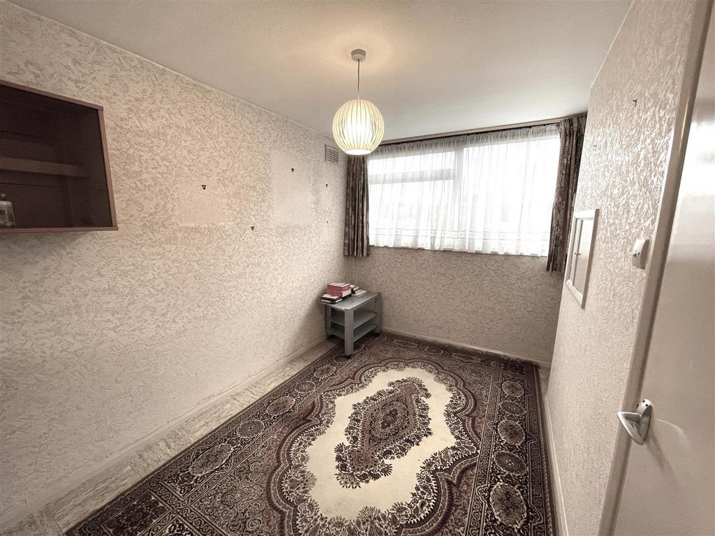 Grant Road, East Croydon CR0 2 bed apartment for sale £250,000