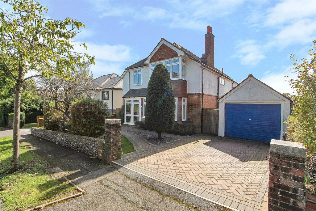 Warwick Road, Coulsdon CR5 4 bed detached house £900,000