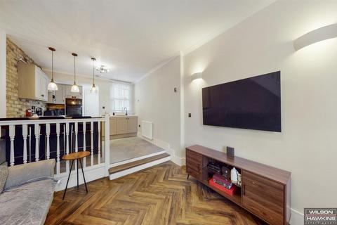 2 Victoria Terrace, Harrow, HA1 3EW