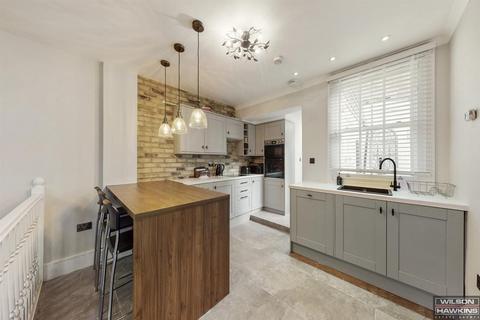 2 Victoria Terrace, Harrow, HA1 3EW