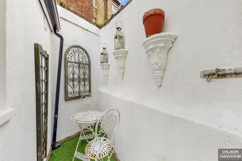 2 Victoria Terrace, Harrow, HA1 3EW