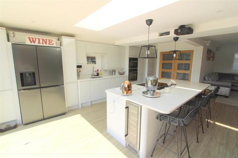 10 Northway, Wallington, SM6 8DP