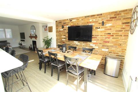 10 Northway, Wallington, SM6 8DP