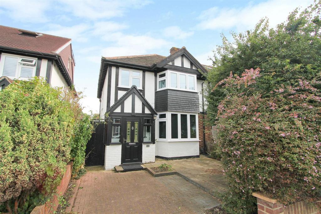 The Causeway, Carshalton SM5 3 bed semidetached house £500,000