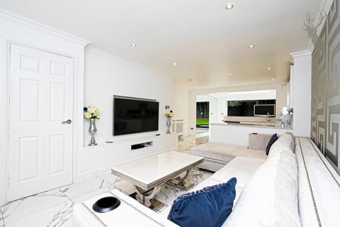 5 Bryony Close, Loughton, IG10 3PG