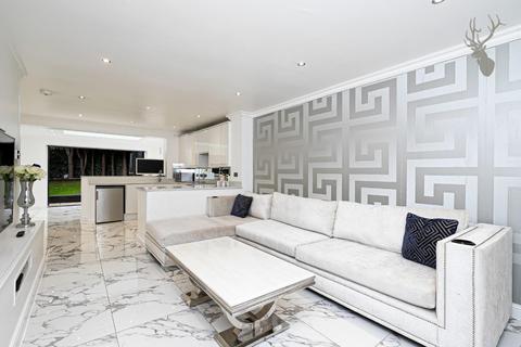 5 Bryony Close, Loughton, IG10 3PG