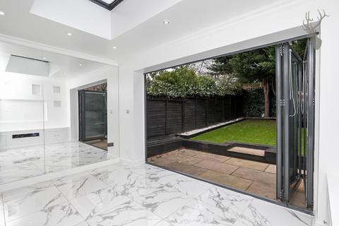 5 Bryony Close, Loughton, IG10 3PG