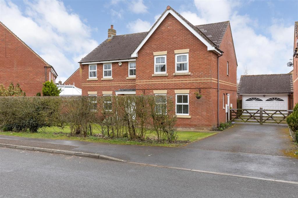 Green Lane, Devizes 5 bed detached house for sale £650,000