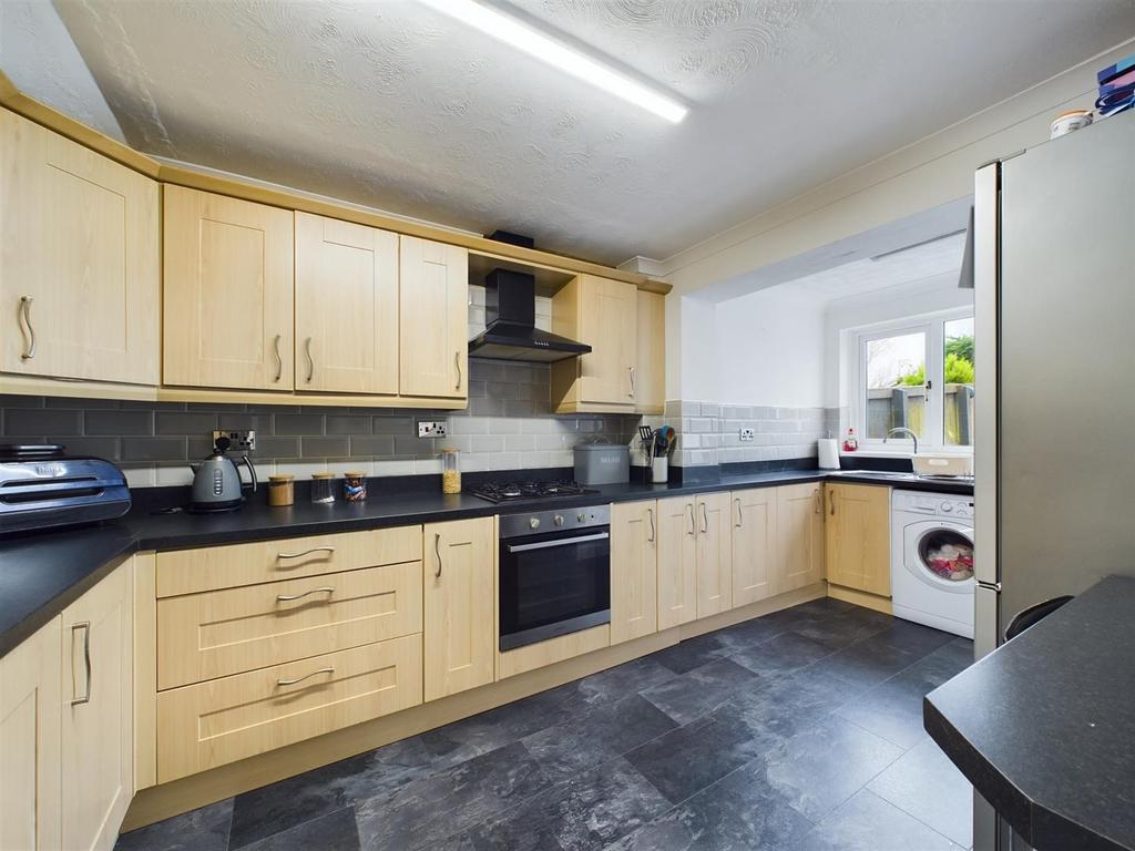 Kitchen: