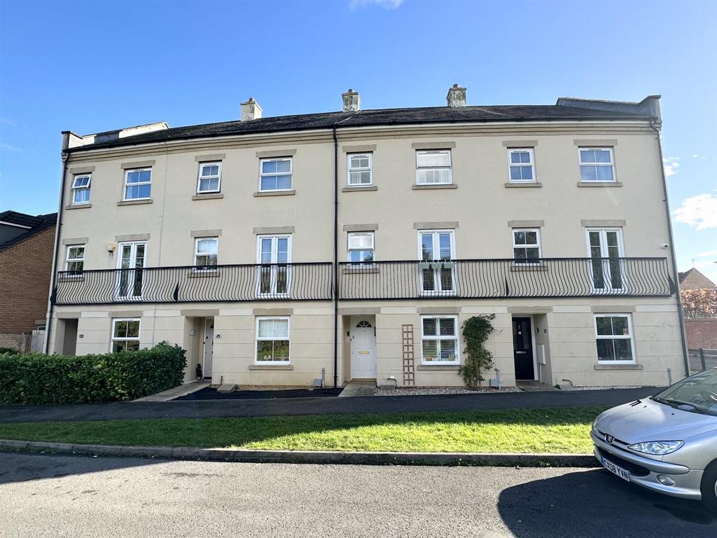 The Plantation, Abbeymead, Gloucester 4 bed townhouse for sale £320,000