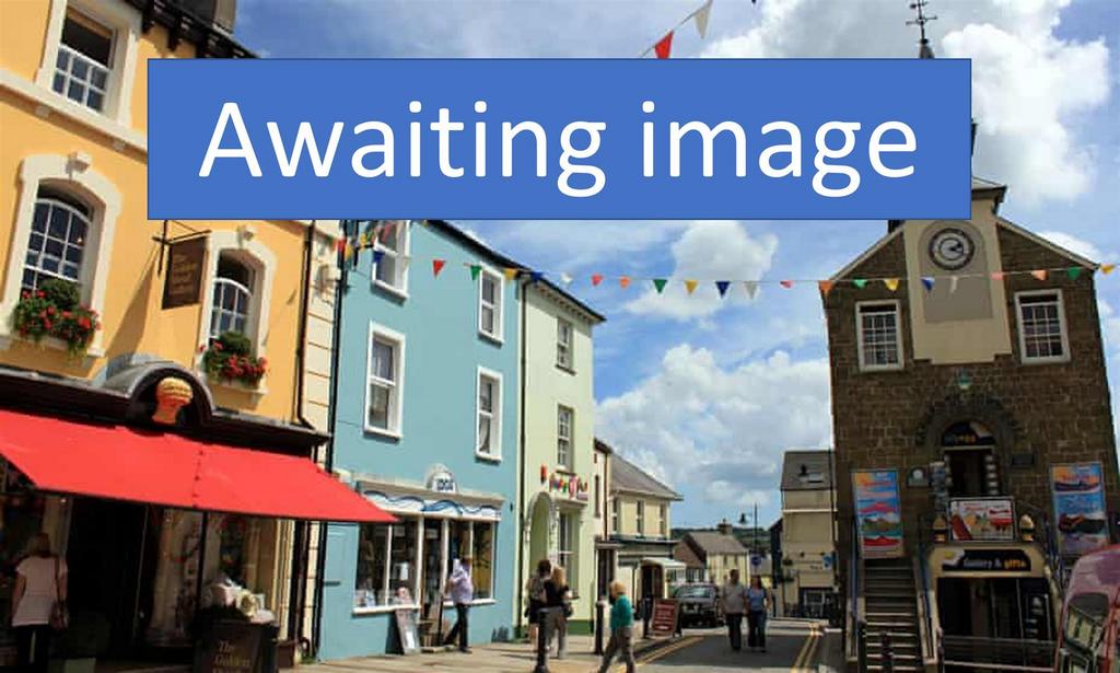 2a Market Square, Narberth SA67 7AU 1 bed flat to rent £495 pcm (£114 pw)