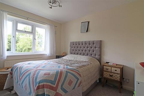 2 bedroom flat for sale, Honeycrock Lane, Redhill