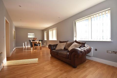 2 bedroom apartment for sale, 28 Courtlands, Hayes Point, Sully, CF64 5QG