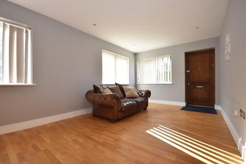 2 bedroom apartment for sale, 28 Courtlands, Hayes Point, Sully, CF64 5QG