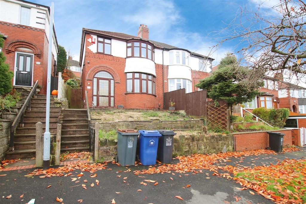 St. Edmunds Avenue, Porthill, Newcastle 3 bed semidetached house for