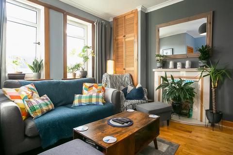 39/3 Lochend Drive, Edinburgh, EH7 6DH
