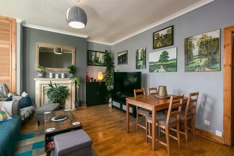 39/3 Lochend Drive, Edinburgh, EH7 6DH