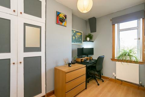 39/3 Lochend Drive, Edinburgh, EH7 6DH