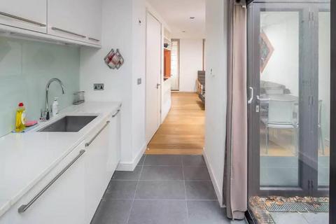 1, Otterden Terrace, 10 Lynton Road, London, SE1 5QR