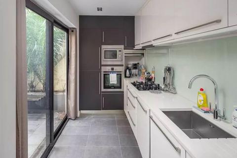 1, Otterden Terrace, 10 Lynton Road, London, SE1 5QR