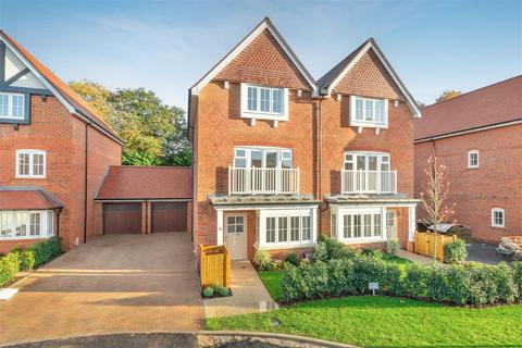 4 bedroom semi-detached house for sale, Martin Avenue, Sunninghill